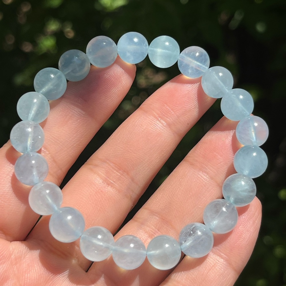 10mm stretchable light blue aquamarine‎ bracelet